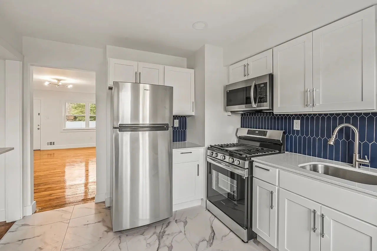 2 bed, 1200 sqft, $2,295 — Photo 4