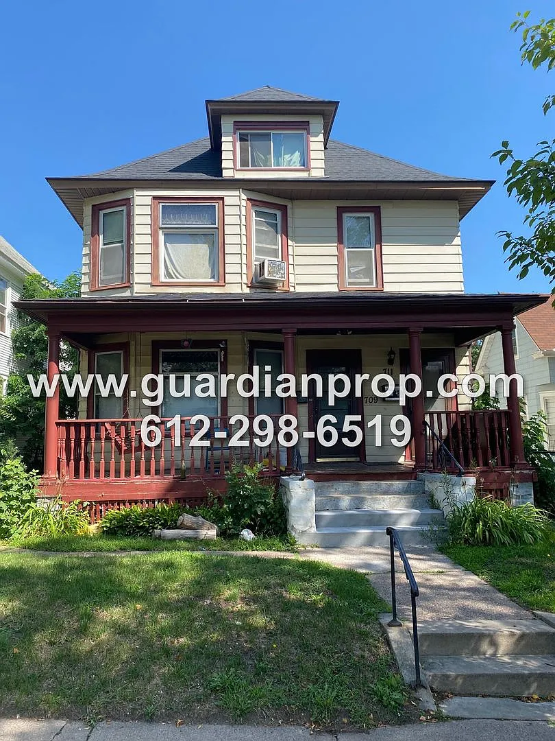 709-711 Jessamine Avenue E — Photo 1