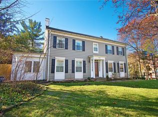 2060 Kent Rd, Cleveland Heights, OH 44106