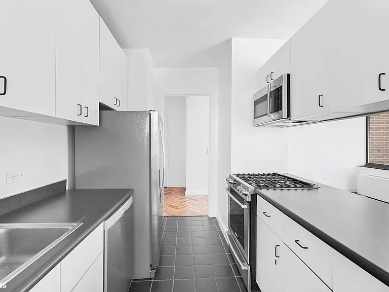 360 E 88th St #25A — Photo 7