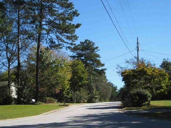 Exterior Neighborhood (street photo)
