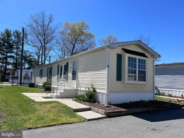 8 Lewis Dr, Mays Landing, NJ 08330