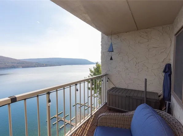 103 Cliffside Dr, Canandaigua, NY 14424