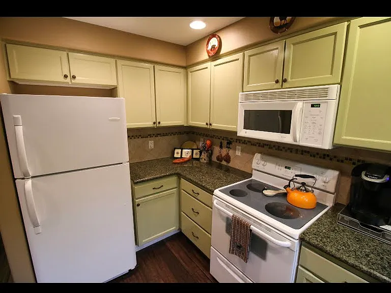 138 W Whitman St #5 — Photo 4
