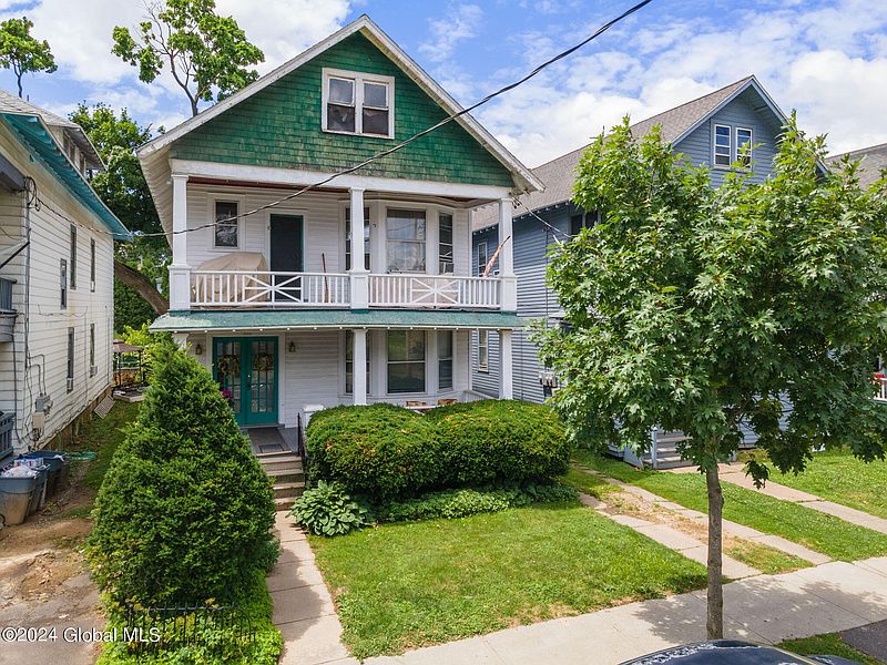 2nd image of 702 Myrtle Avenue