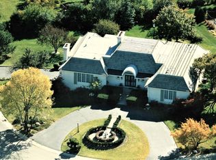 100 Post Rd, Burr Ridge, IL 60527