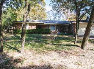 910 Hickory Ln, Ardmore, OK 73401