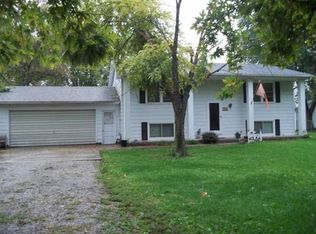 206 Washington St, Graymont, IL 61743