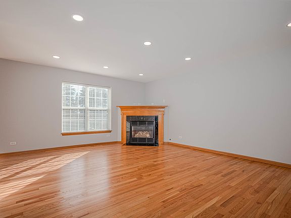 4th image of 2487 Amber Ln