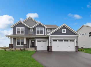 1902 Balsam Dr, Carver, MN 55315