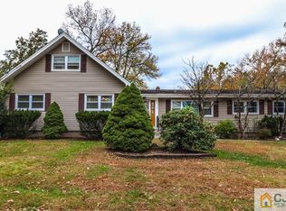 4 Summit Ave, Edison, NJ 08820
