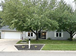 319 N Phil Gould Dr, Hanna City, IL