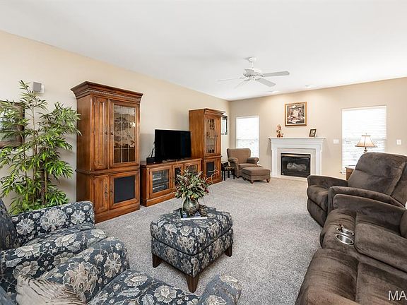 5th image of 3449 Middlebury Way