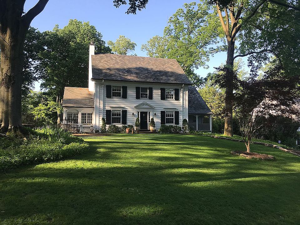 2nd image of 31 Spring Brook Rd