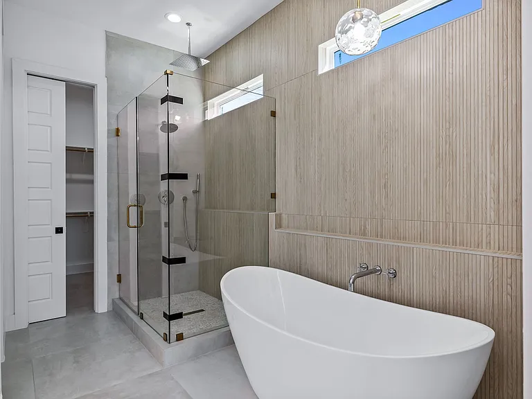 410 Avenue L #B — Photo 14
