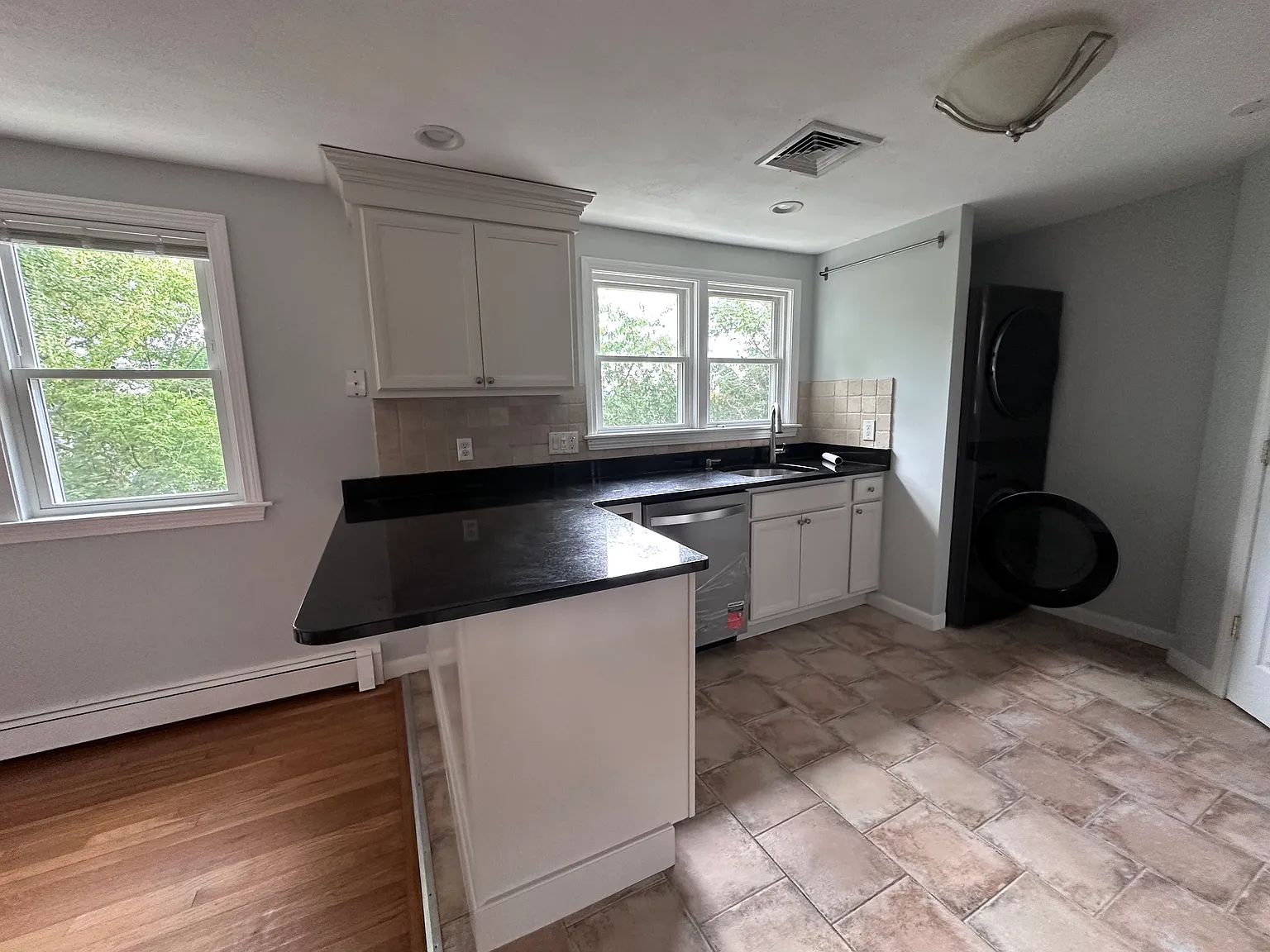 216 Palfrey St — Photo 3