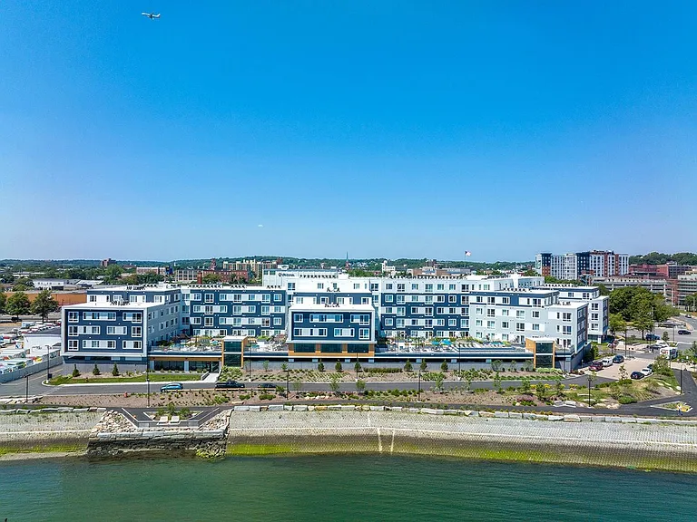 Breakwater North Harbor — Photo 45