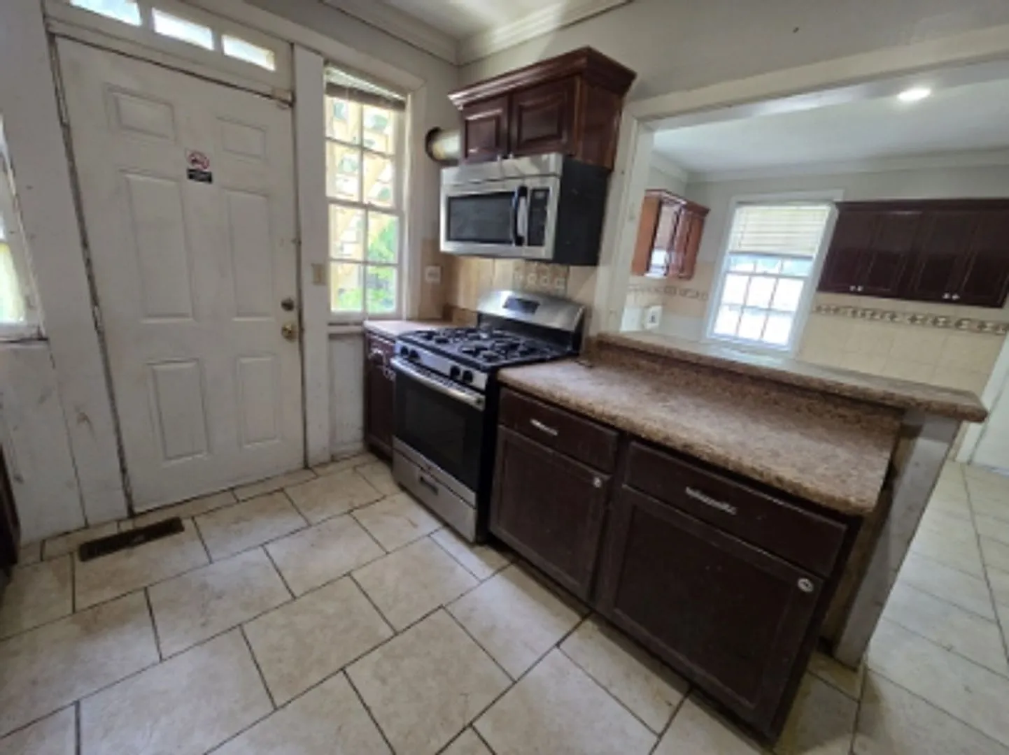 139 Mount Vernon Drive — Photo 2