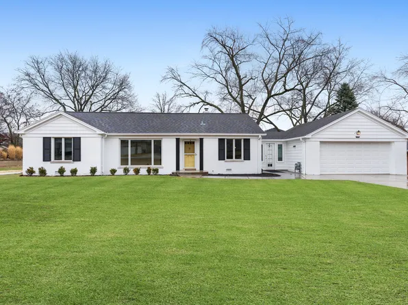 1107 Aurora Way, Wheaton, IL 60189