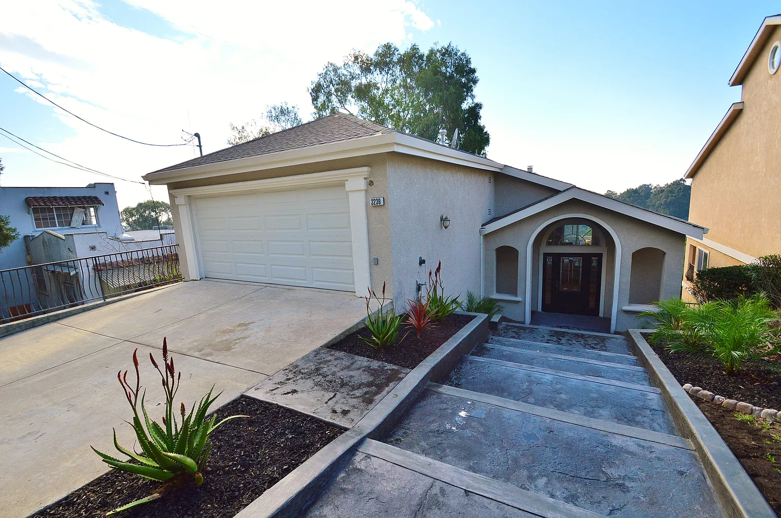 3239 Monterey Blvd photo 1