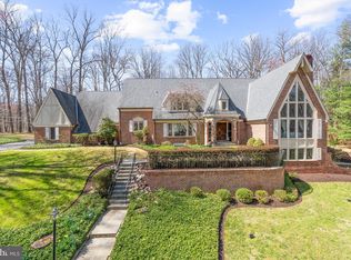 10908 Riverwood Dr, Potomac, MD 20854