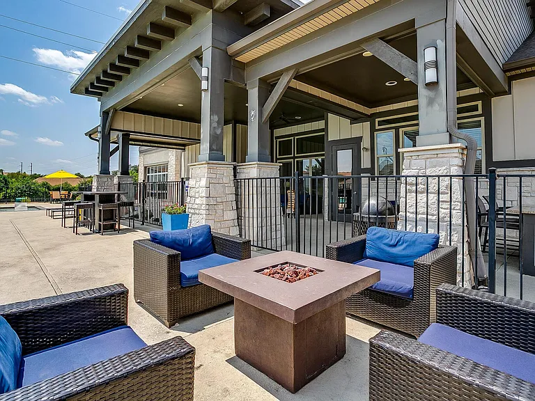 Station at Cottonwood Creek — Photo 43