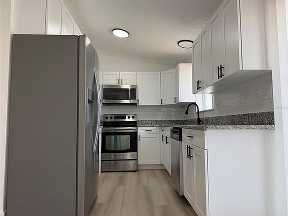 4th image of 514 GREENBROUGH DRIVE