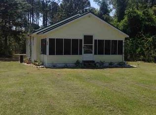 552 Wilderness Rd, Eastpoint, FL 32328