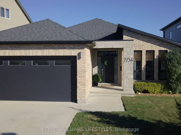 1934 Wateroak Dr, London, ON N6G 0M7