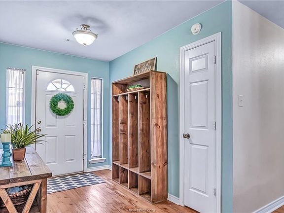 3rd image of 1206 Baywood Ct
