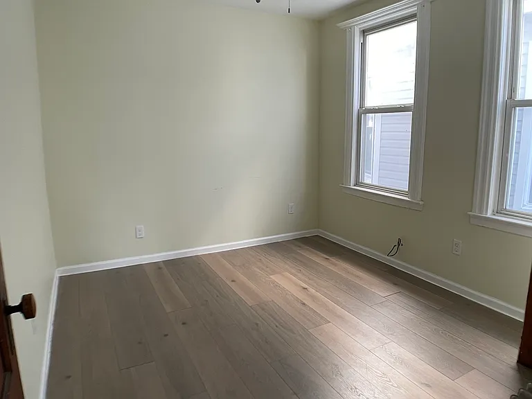 174 N 17th St — Photo 10