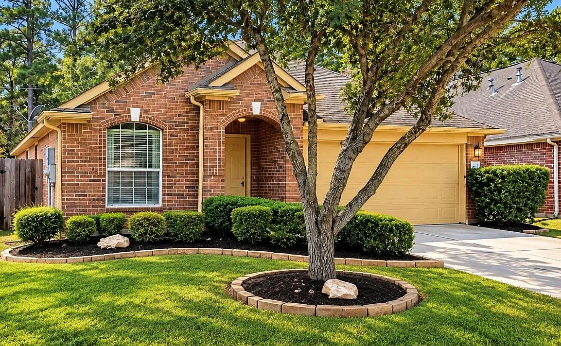 3 bed, 2.0 bath, 1680 sqft, $1,900 — Photo 1