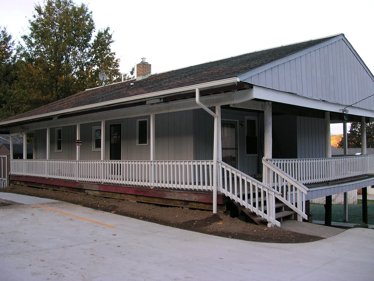 Building Photo - 433 N Thomas Rd #7