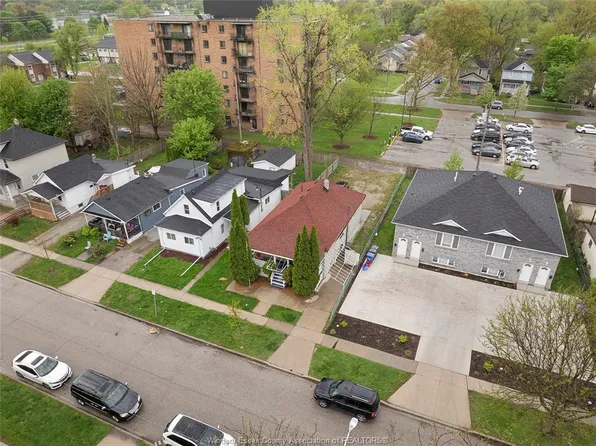 609 Saint Joseph St, Windsor, ON N9C 3H3