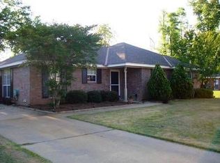 87 Meadow Oaks Ct, Millbrook, AL 36054