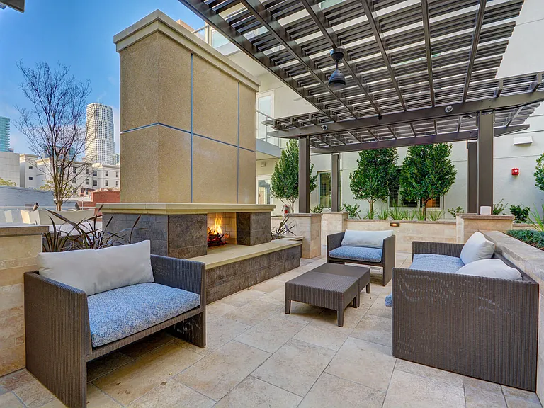 Outdoor fireplace