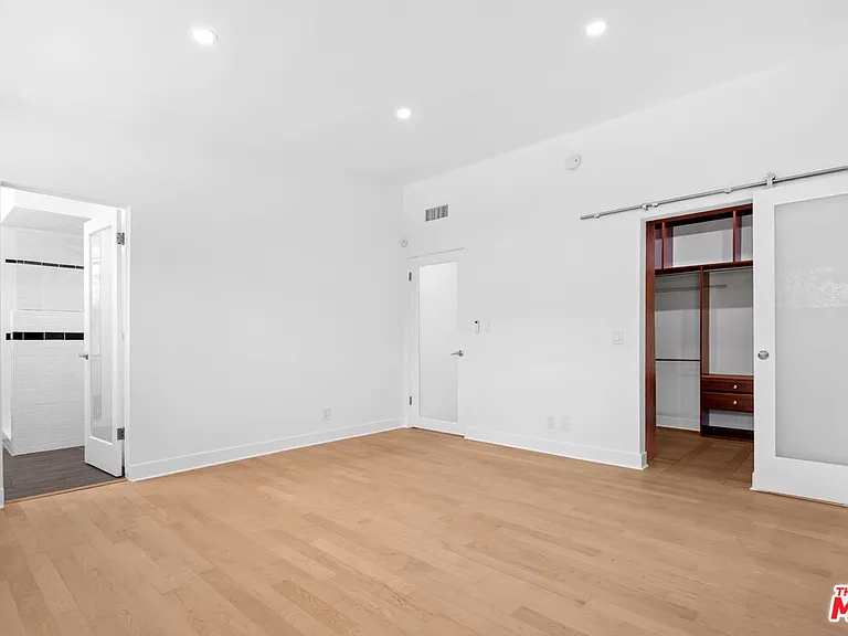 11770 Chenault St — Photo 13