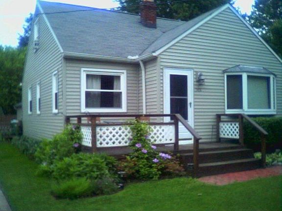 Newer windows, roof and siding