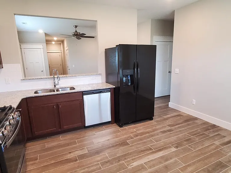 462 Red Robin St — Photo 3