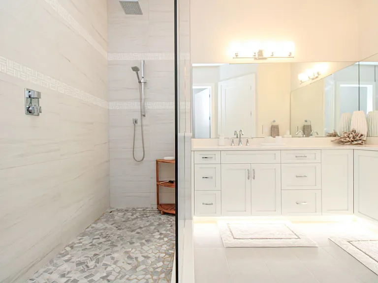453 8th Ave S #106 — Photo 38