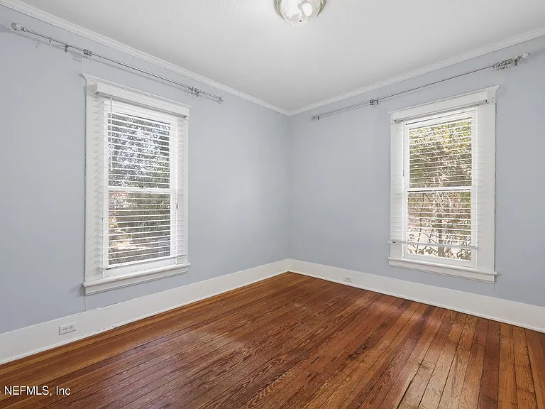 3649 Walsh St — Photo 10