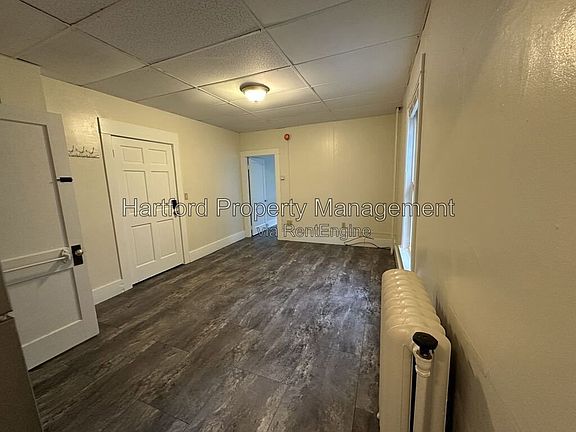 4th image of 189 S Main St APT 4