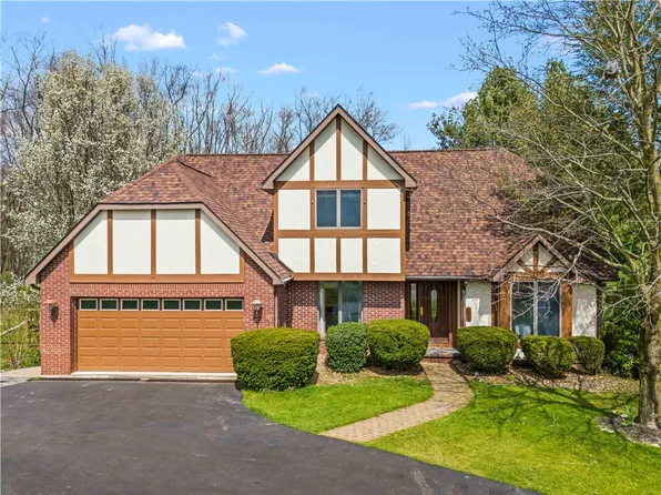 118 Holland Dr, Butler, PA 16002