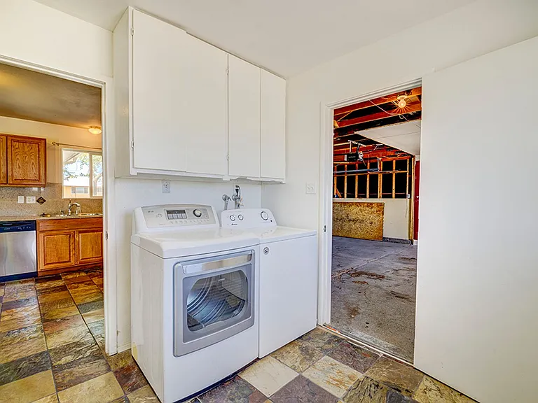 3990 Syracuse Dr — Photo 24