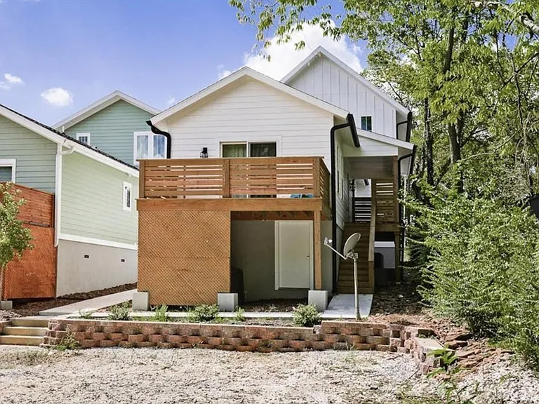 930 S College Ave — Photo 15