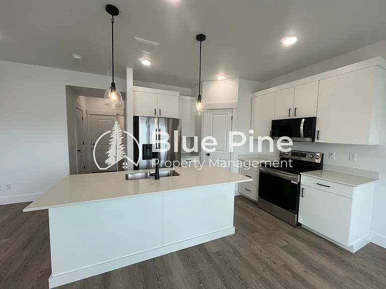 1195 Jaylee Dr #1 — Photo 4