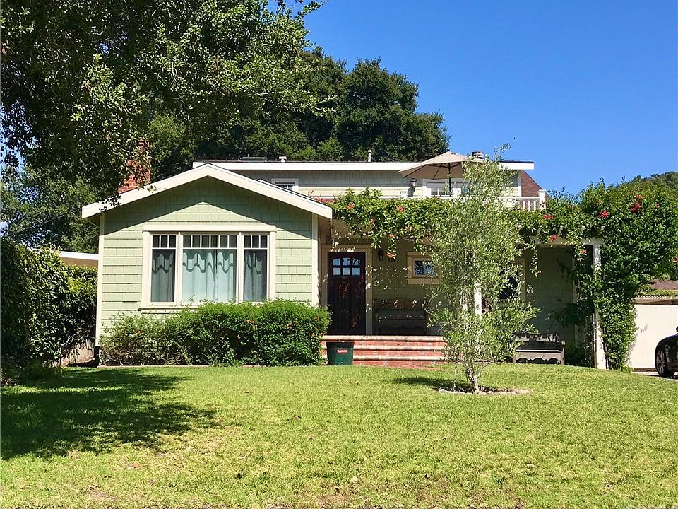 1st image of 370 Scholl Dr
