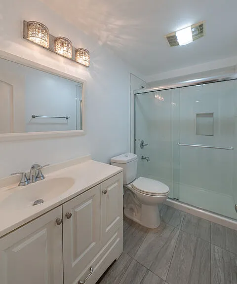 600 W Stocker St #117 — Photo 11