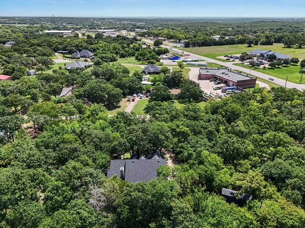 126 Willow Creek Cir, Mansfield, TX 76063