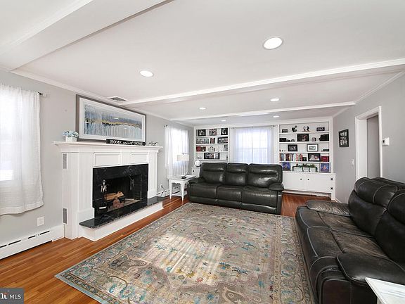 5th image of 543 Green Valley Rd